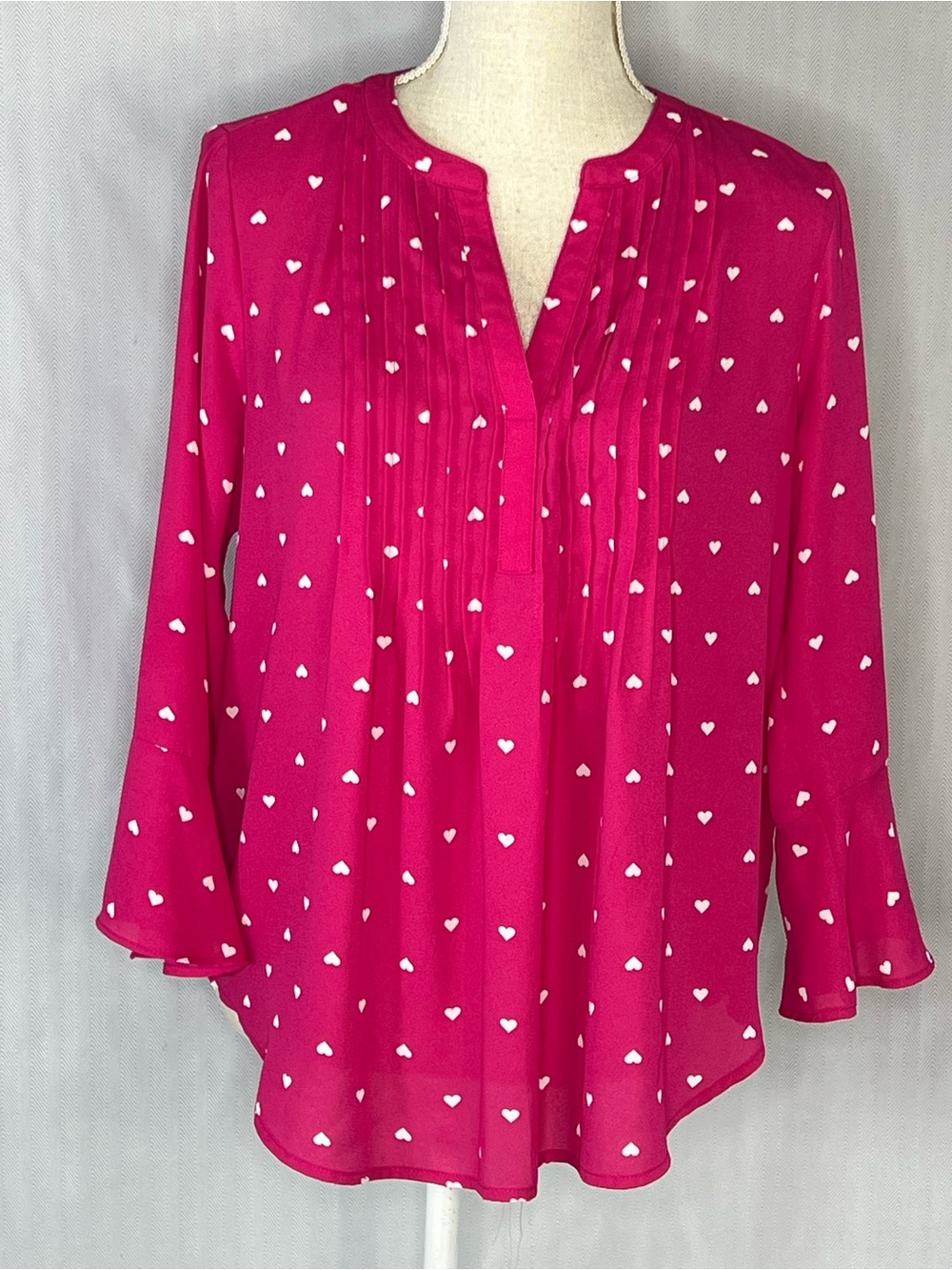Style & Co Top Pink W/White Hearts V Neck 3/4 Flutter Sleeves Pintuck Bodice PM